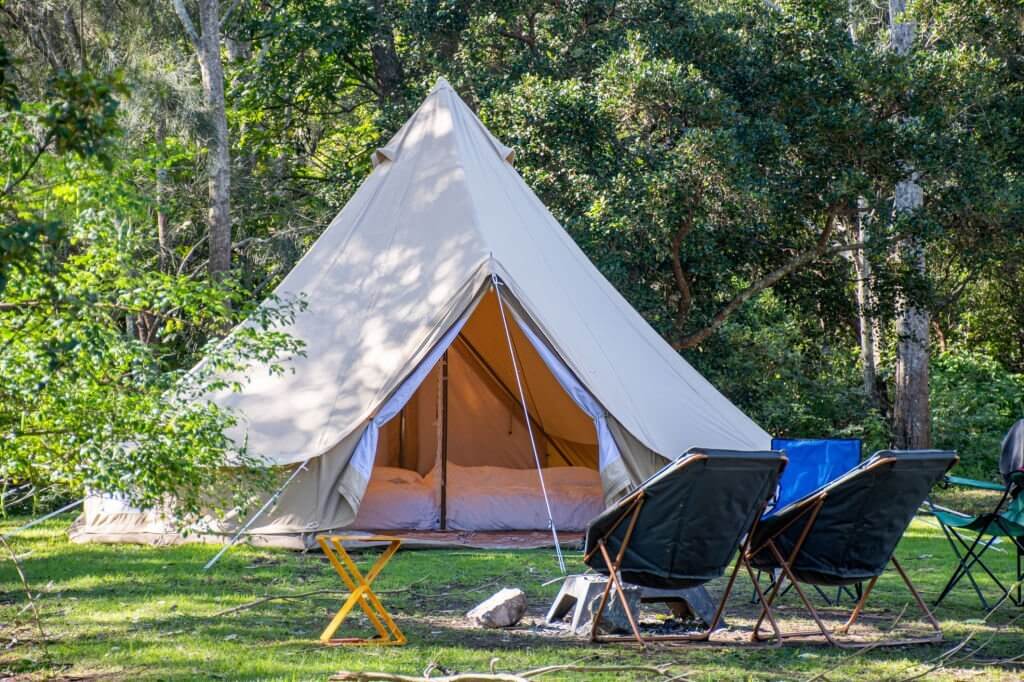 Buka Bisnis Wisata Glamping Pakai Pinjaman Modal Usaha Ini!